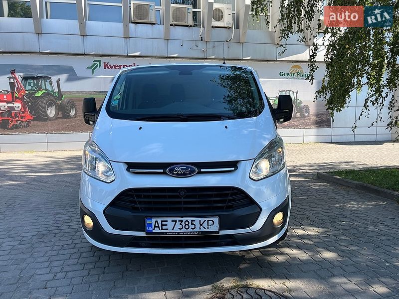 Вантажний фургон Ford Transit Custom 2015 в Дніпрі