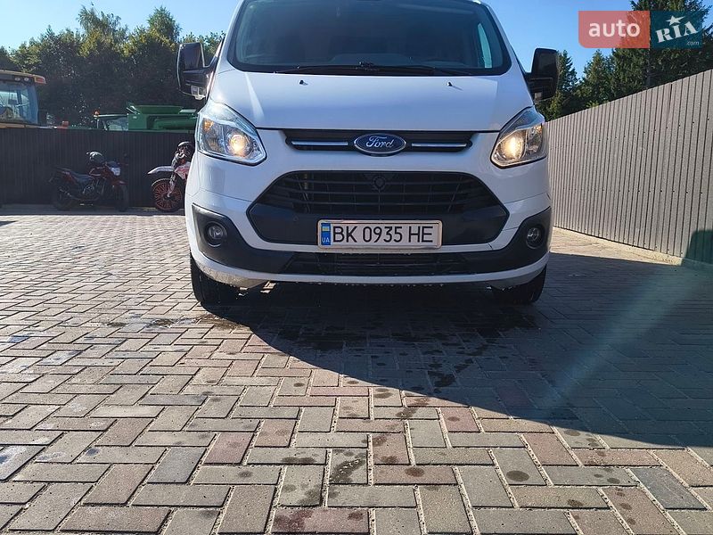 Вантажний фургон Ford Transit Custom 2016 в Дубні
