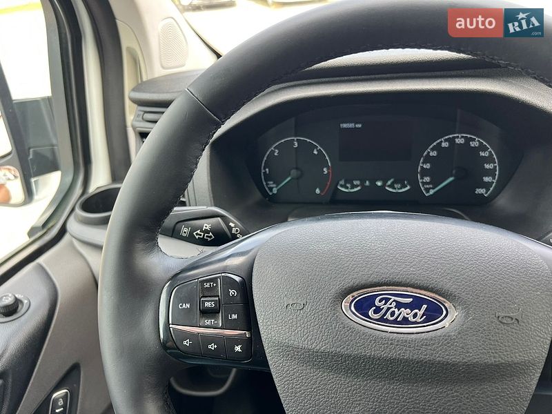 Вантажний фургон Ford Transit Custom 2018 в Бродах
