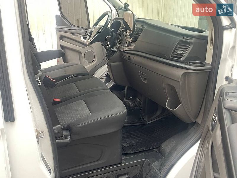 Вантажний фургон Ford Transit Custom 2019 в Львові