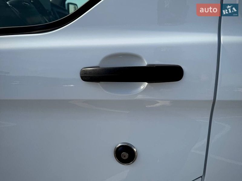 Грузовой фургон Ford Transit Custom 2019 в Киеве