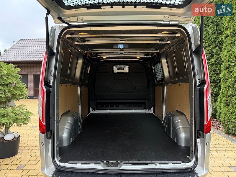 Вантажний фургон Ford Transit Custom 2022 в Радивиліві