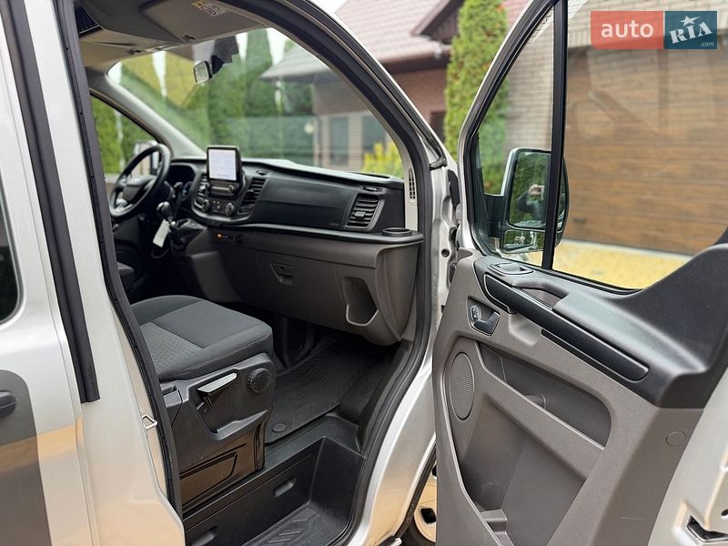 Вантажний фургон Ford Transit Custom 2022 в Радивиліві