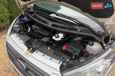 Вантажний фургон Ford Transit Custom 2022 в Радивиліві
