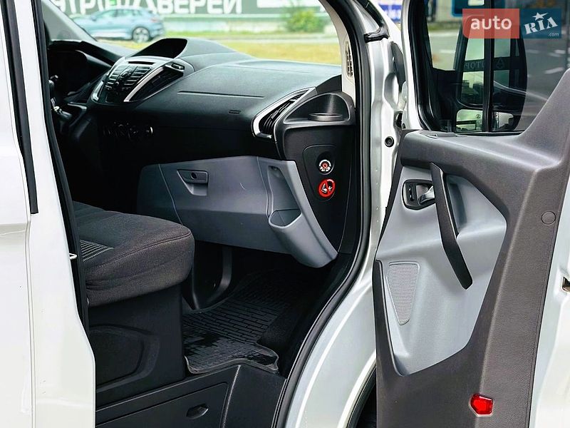 Вантажний фургон Ford Transit Custom 2015 в Києві