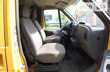 Грузовой фургон Ford Transit 2006 в 