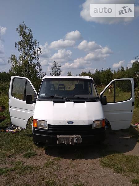 Грузопассажирский фургон Ford Transit 1992 в Коростене