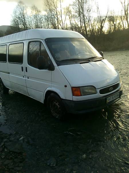 Грузопассажирский фургон Ford Transit 1999 в Рахове