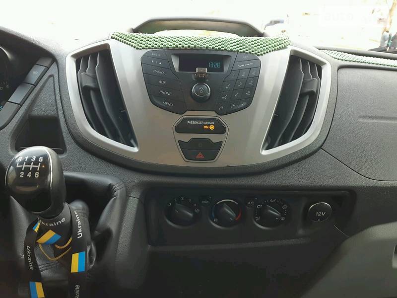 Вантажопасажирський фургон Ford Transit 2015 в Миколаєві