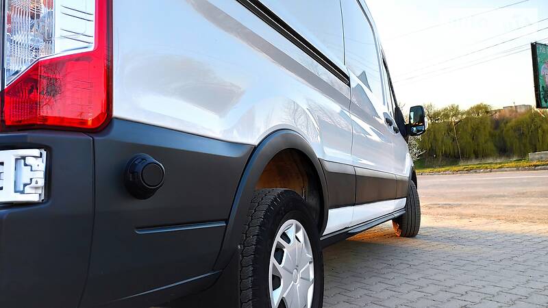 Вантажопасажирський фургон Ford Transit 2018 в Чернівцях
