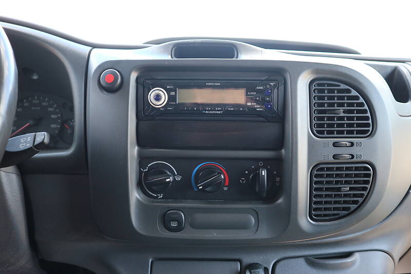 Вантажопасажирський фургон Ford Transit 2004 в Харкові