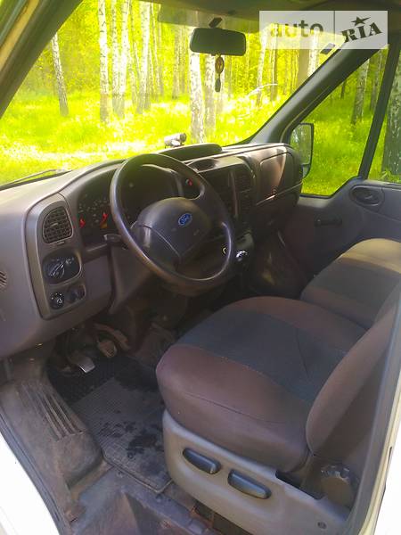 Грузопассажирский фургон Ford Transit 2004 в Никополе