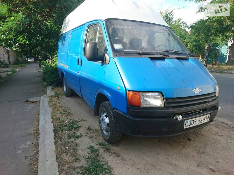 Грузовой фургон Ford Transit 1990 в Шепетовке