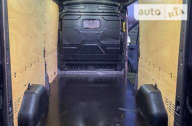 Вантажний фургон Ford Transit 2016 в Дубні
