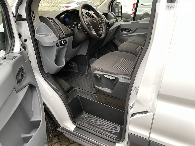 Вантажний фургон Ford Transit 2019 в Луцьку