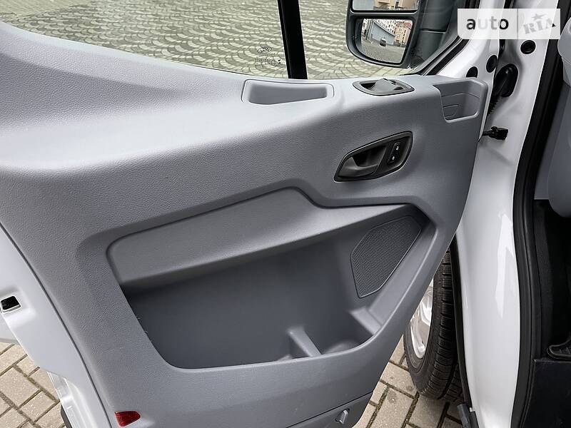 Грузовой фургон Ford Transit 2018 в Луцке