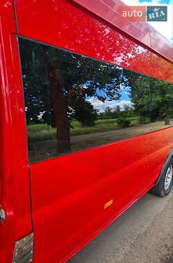 Микроавтобус Ford Transit 2000 в 