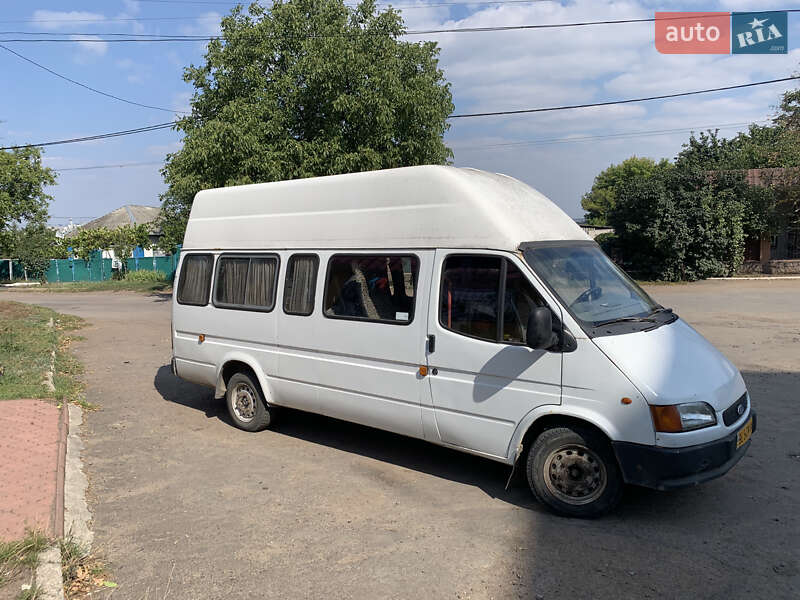 Микроавтобус Ford Transit 2000 в Киеве