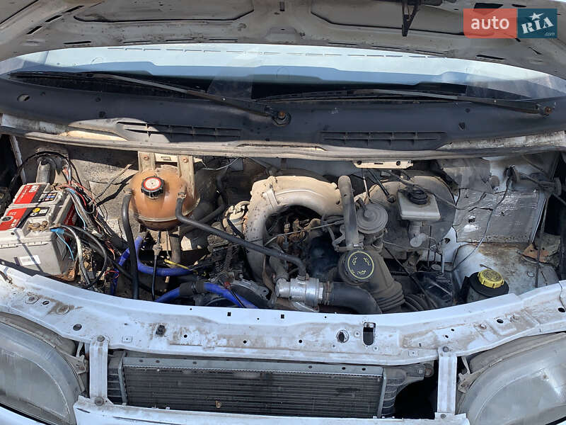 Микроавтобус Ford Transit 2000 в Киеве