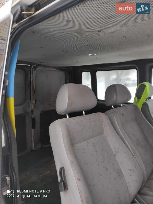 Микроавтобус Ford Transit 2004 в Вараше