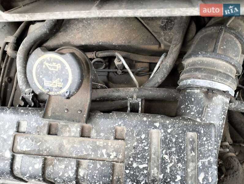 Вантажопасажирський фургон Ford Transit 2002 в Чернівцях