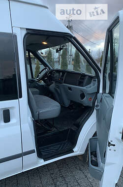 Вантажопасажирський фургон Ford Transit 2010 в Надвірній