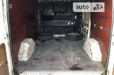 Грузовой фургон Ford Transit 2001 в 