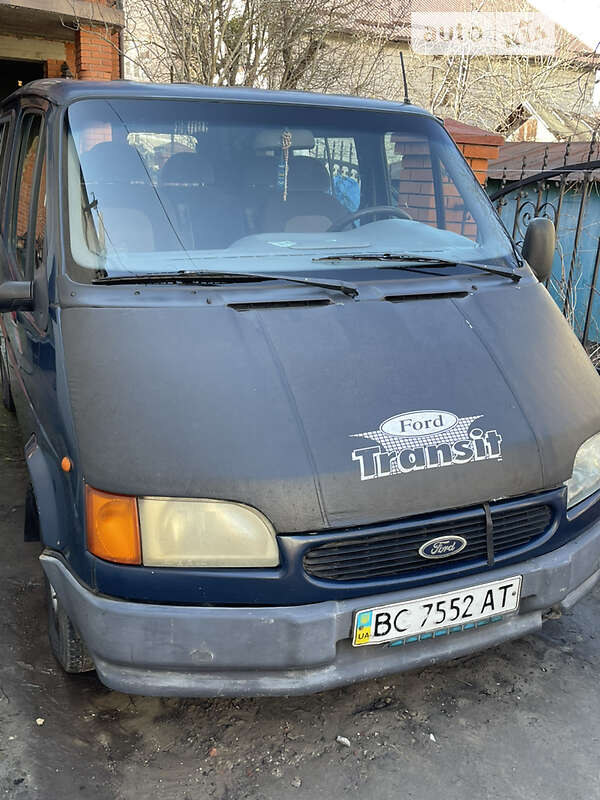 Вантажопасажирський фургон Ford Transit 2000 в Львові