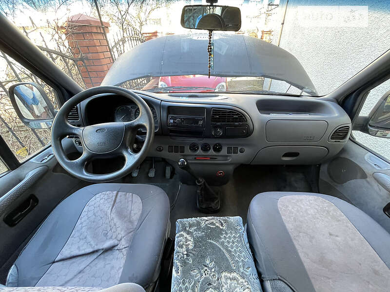 Грузопассажирский фургон Ford Transit 2000 в Львове