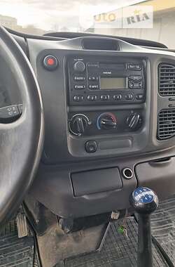 Грузовой фургон Ford Transit 2005 в Львове