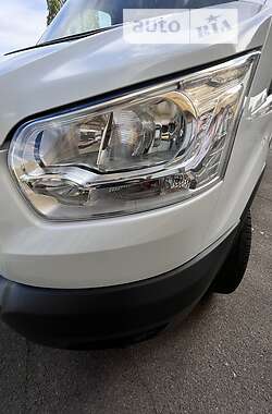 Грузовой фургон Ford Transit 2016 в 