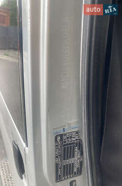 Микроавтобус Ford Transit 2000 в 