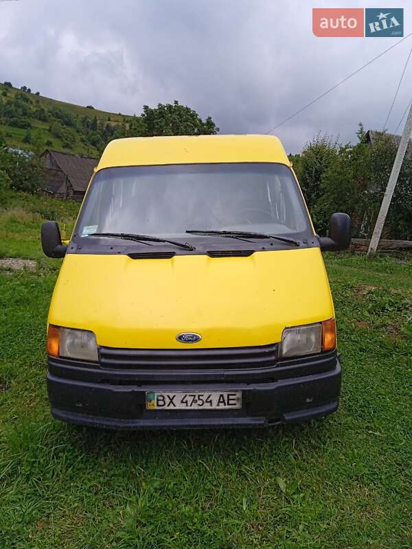 Микроавтобус Ford Transit 1989 в Сколе