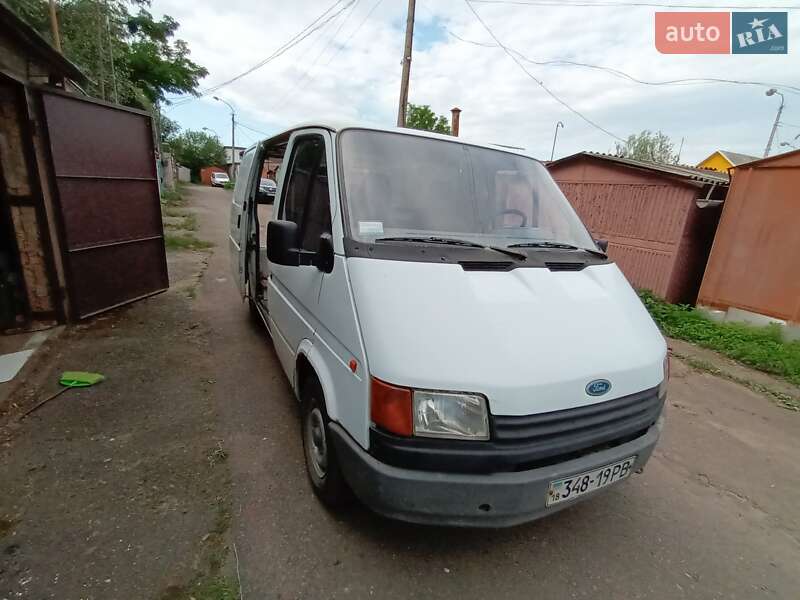 Микроавтобус Ford Transit 1990 в Ровно