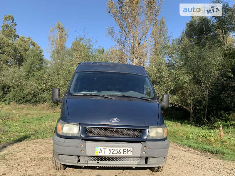 Грузопассажирский фургон Ford Transit 2000 в Косове