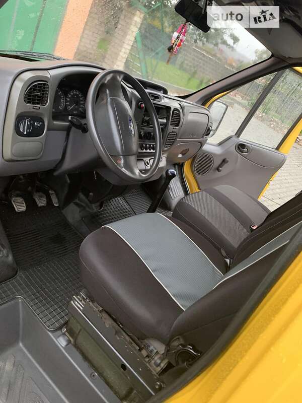 Грузовой фургон Ford Transit 2000 в Ужгороде