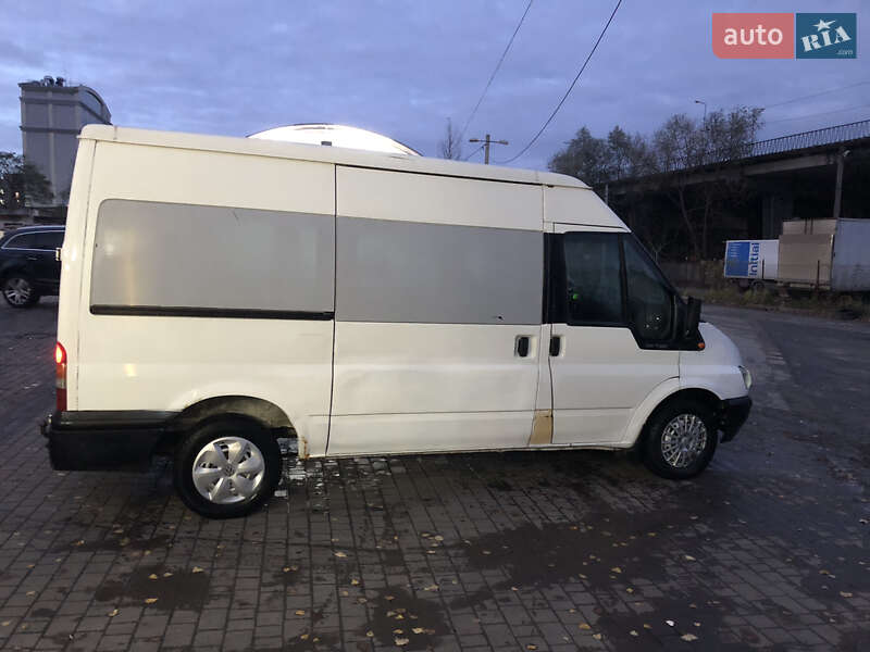Грузовой фургон Ford Transit 2003 в Львове