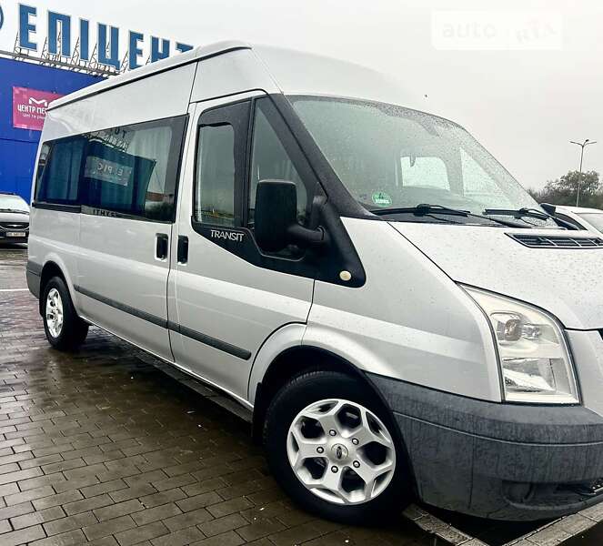 Микроавтобус Ford Transit 2011 в 