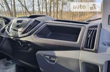 Грузовой фургон Ford Transit 2017 в 