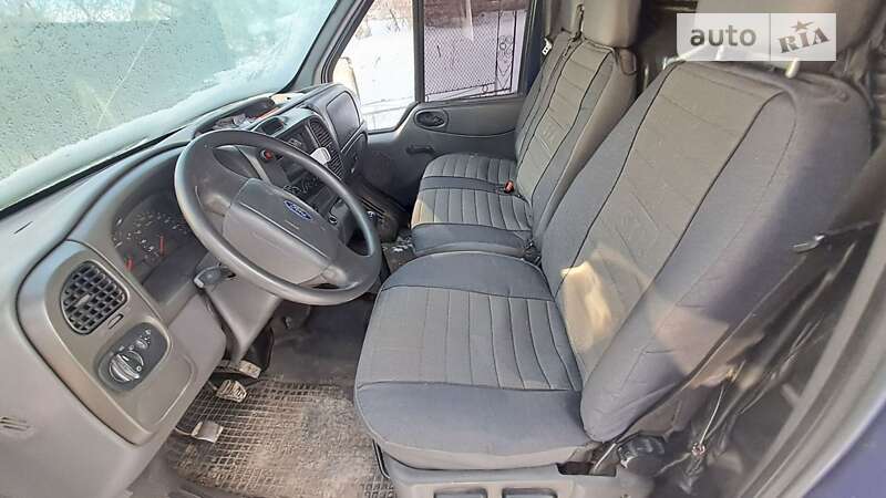 Вантажний фургон Ford Transit 2004 в Тернополі