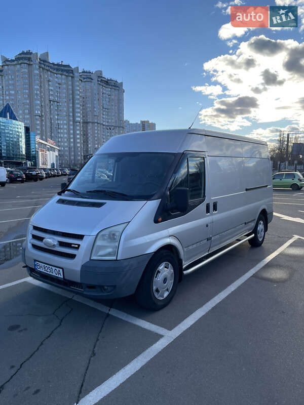 Грузовой фургон Ford Transit 2007 в 