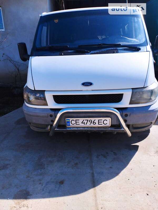 Грузопассажирский фургон Ford Transit 2005 в Вижнице