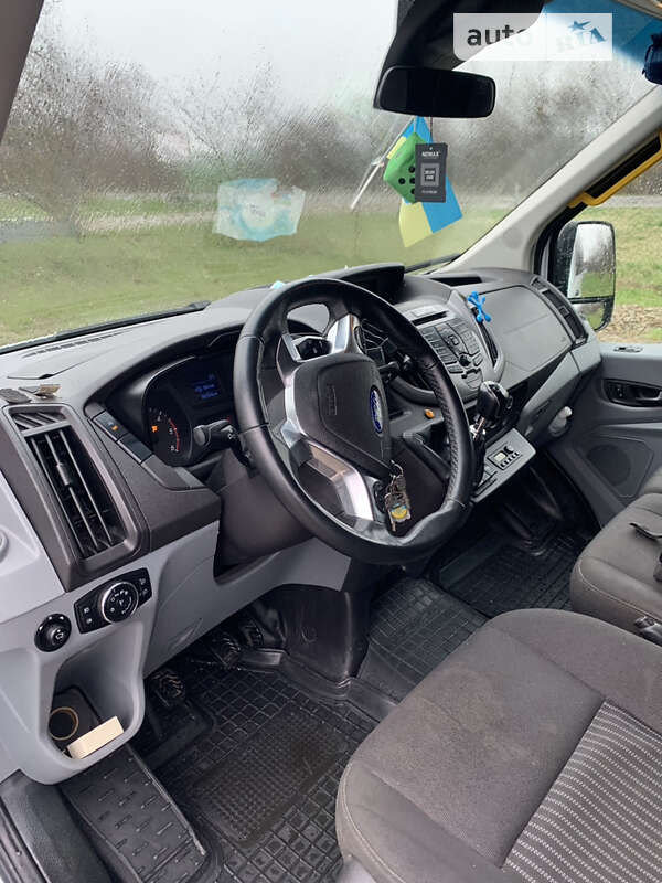 Микроавтобус Ford Transit 2015 в Самборе