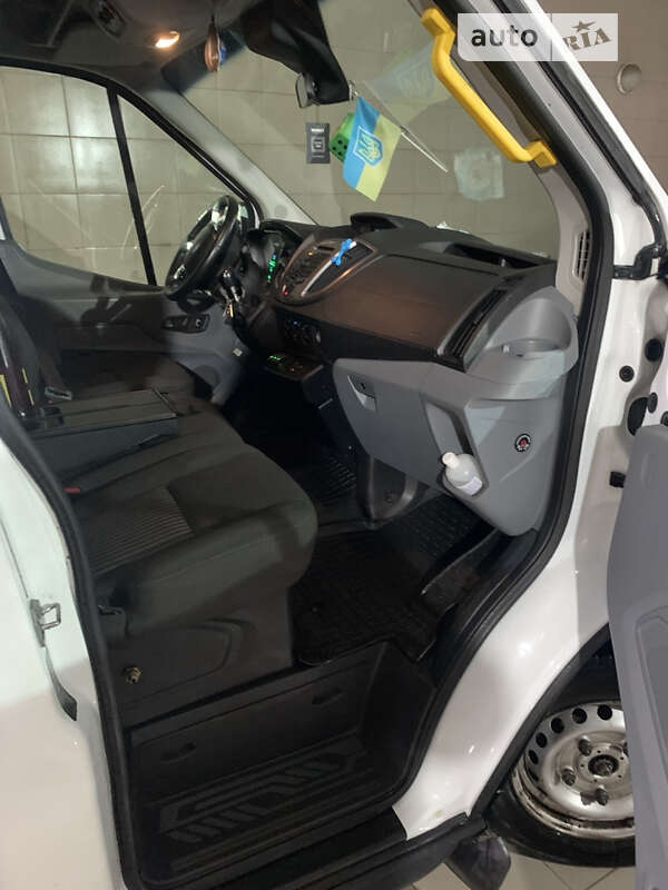 Микроавтобус Ford Transit 2015 в Самборе
