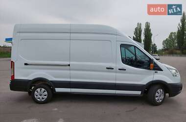 Грузовой фургон Ford Transit 2017 в 