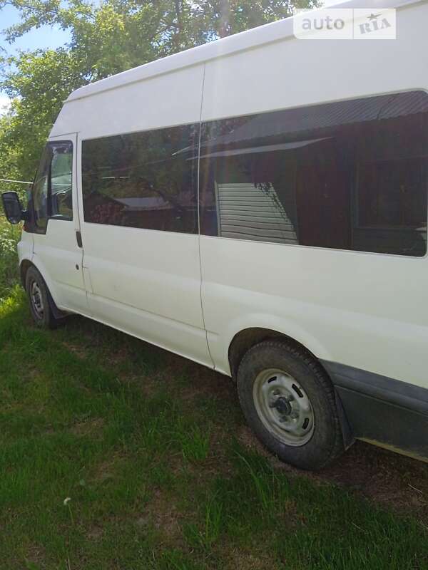 Вантажопасажирський фургон Ford Transit 2000 в Косові