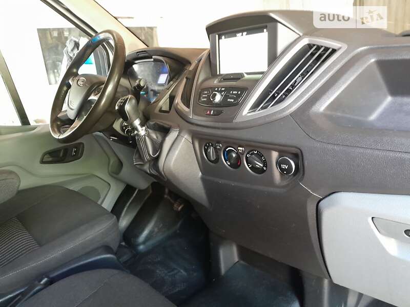 Вантажний фургон Ford Transit 2018 в Новоархангельську