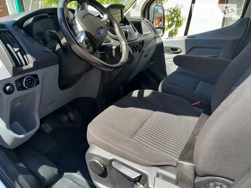 Вантажний фургон Ford Transit 2018 в Новоархангельську