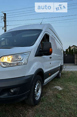 Грузовой фургон Ford Transit 2015 в 