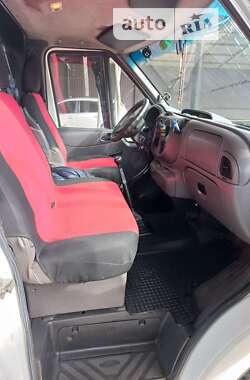 Грузовой фургон Ford Transit 2000 в 